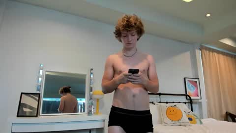 leo_wildd online show from 19, 10, 2025