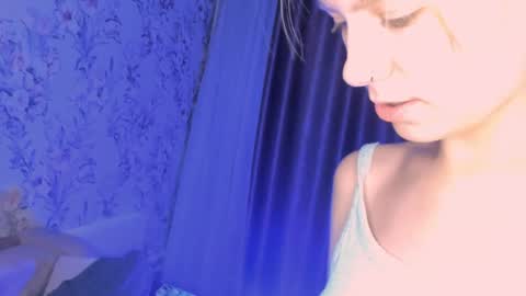 Snapshot of leon_devol chatting on 4, 12, 2024 Leon and Lily online show from 4, 12, 2024