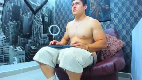 Leon Smoron online show from 8, 2, 2026