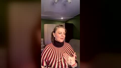 Snapshot of leona_tracie chatting on 18, 6, 2026 Leona tracie online show from 18, 6, 2026