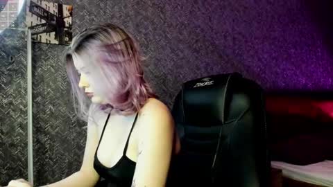 Snapshot of leona_williams chatting on 21, 2, 2025 leona_williams online show from 21, 2, 2025