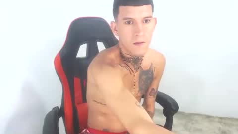 Snapshot of leonardo_twinks chatting on 24, 10, 2025 Leonardo Adams online show from 24, 10, 2025
