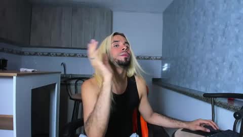 Snapshot of leonboom chatting on 7, 3, 2025 Tom Rider online show from 7, 3, 2025