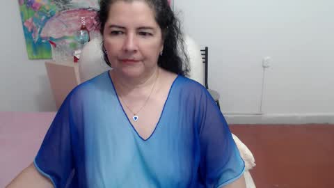 Snapshot of leonela_69 chatting on 18, 10, 2025 leonela online show from 18, 10, 2025