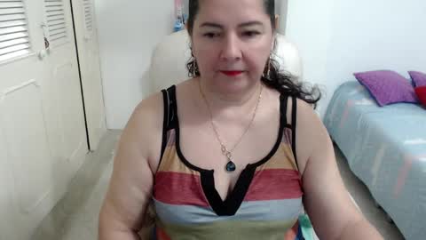 leonela   online show from 6, 4, 2026