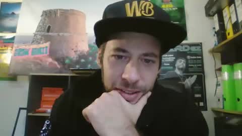 Snapshot of leonidascum chatting on 1, 12, 2025 leonidascum online show from 1, 12, 2025