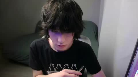 Snapshot of leonkissboy chatting on 6, 2, 2026 leonkissboy online show from 6, 2, 2026