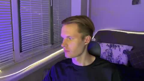 Snapshot of leonnextdoor chatting on 16, 1, 2026 Leon online show from 16, 1, 2026