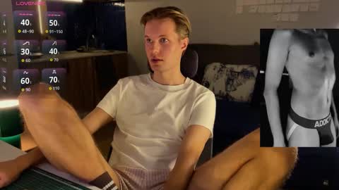 Snapshot of leonnextdoor chatting on 8, 2, 2026 Leon online show from 8, 2, 2026