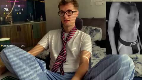 Snapshot of leonnextdoor chatting on 10, 3, 2026 Leon online show from 10, 3, 2026