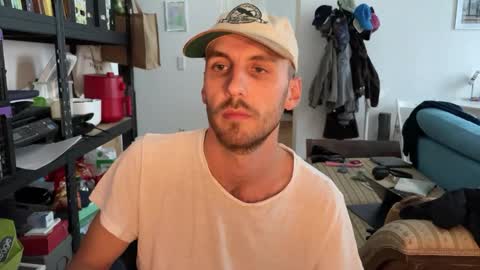 Snapshot of leonvampire chatting on 10, 10, 2025 Leon online show from 10, 10, 2025