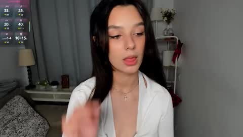 Bella online show from 4, 11, 2025