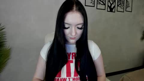 Snapshot of lesley_wins chatting on 4, 10, 2025 Lesley online show from 4, 10, 2025