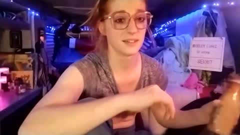 Snapshot of lesleygumgrass chatting on 4, 3, 2025 LesleyGumGrass- The Boring Trans girl online show from 4, 3, 2025