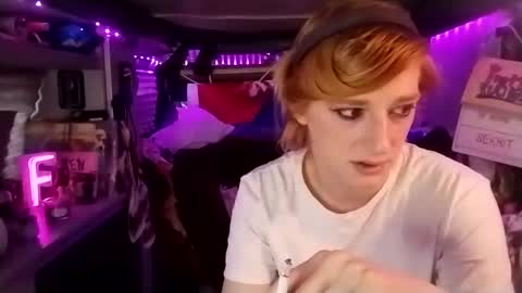 Snapshot of lesleygumgrass chatting on 7, 3, 2025 LesleyGumGrass- The Boring Trans girl online show from 7, 3, 2025