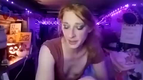 Snapshot of lesleygumgrass chatting on 22, 10, 2025 LesleyGumGrass- The Boring Trans girl online show from 22, 10, 2025