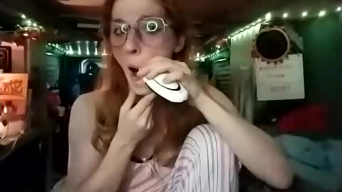 Snapshot of lesleygumgrass chatting on 20, 11, 2025 LesleyGumGrass- The Boring Trans girl online show from 20, 11, 2025