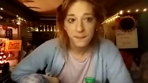 Snapshot of lesleygumgrass chatting on 2, 12, 2025 LesleyGumGrass- The Boring Trans girl online show from 2, 12, 2025