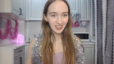  LESLIE   online show from 16, 12, 2024