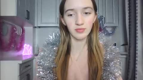  LESLIE   online show from 26, 12, 2024