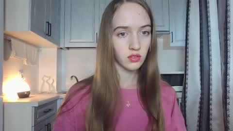  LESLIE   online show from 5, 10, 2025