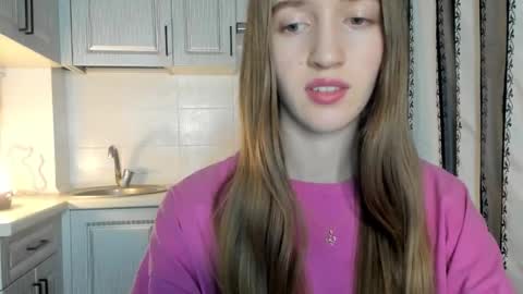  LESLIE   online show from 21, 11, 2025