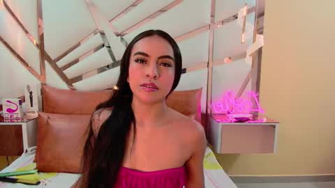 Snapshot of lesliebush chatting on 17, 12, 2025 LeslieBush online show from 17, 12, 2025