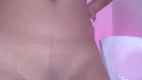 LeslyAndika online show from 13, 12, 2024