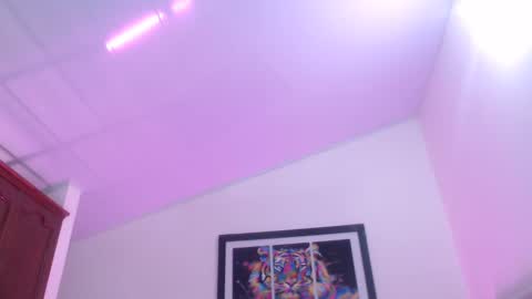 LeslyAndika online show from 1, 2, 2025