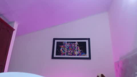 LeslyAndika online show from 22, 2, 2025