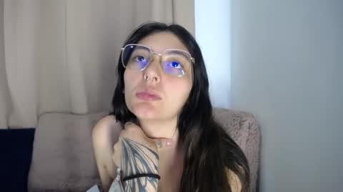 lessliee online show from 27, 3, 2026