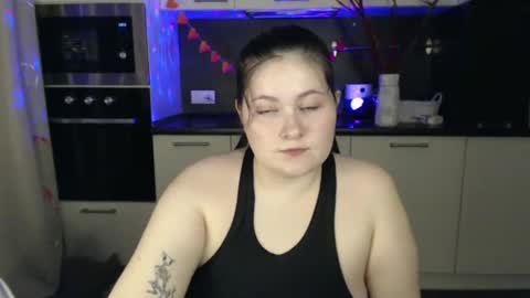 Snapshot of lesssi_ chatting on 23, 2, 2025 Alison online show from 23, 2, 2025