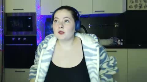 Snapshot of lesssi_ chatting on 11, 3, 2025 Alison online show from 11, 3, 2025