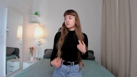 Snapshot of lessy_lendl chatting on 23, 2, 2026 Juliet online show from 23, 2, 2026