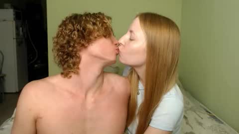 Snapshot of lessyxjhony chatting on 16, 11, 2025 Alisa Jhony online show from 16, 11, 2025