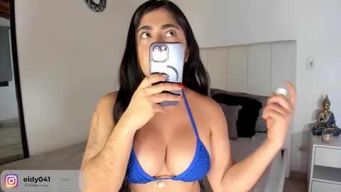 Snapshot of leticiaroldan chatting on 26, 10, 2025 Leticia online show from 26, 10, 2025