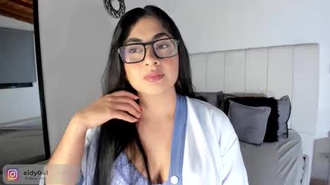 Snapshot of leticiaroldan chatting on 28, 10, 2025 Leticia online show from 28, 10, 2025