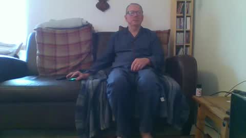 Snapshot of letmestrip chatting on 2, 2, 2025 paul online show from 2, 2, 2025