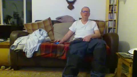 Snapshot of letmestrip chatting on 10, 2, 2025 paul online show from 10, 2, 2025