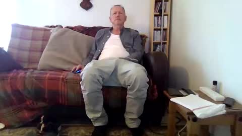 Snapshot of letmestrip chatting on 25, 9, 2025 paul online show from 25, 9, 2025