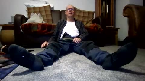 Snapshot of letmestrip chatting on 17, 11, 2025 paul online show from 17, 11, 2025