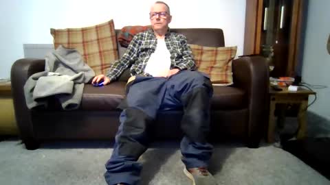 Snapshot of letmestrip chatting on 7, 1, 2026 paul online show from 7, 1, 2026