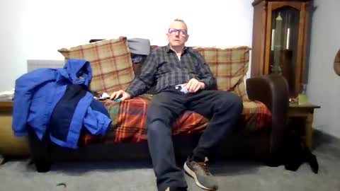 Snapshot of letmestrip chatting on 8, 3, 2026 paul online show from 8, 3, 2026