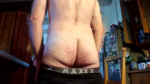 Snapshot of letsrockon chatting on 17, 12, 2025 Lets Rock online show from 17, 12, 2025