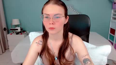Snapshot of lexalove_doll chatting on 11, 10, 2025 Lexas Room online show from 11, 10, 2025