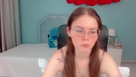 Snapshot of lexalove_doll chatting on 28, 10, 2025 Lexas Room online show from 28, 10, 2025