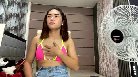 Snapshot of lexie_blonde chatting on 8, 6, 2026 lexie_blonde online show from 8, 6, 2026