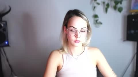 Lexie online show from 25, 2, 2025