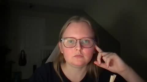 Snapshot of lexielilacs chatting on 21, 1, 2025 lexie online show from 21, 1, 2025