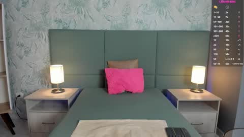 Lexie Thompson  online show from 10, 9, 2025